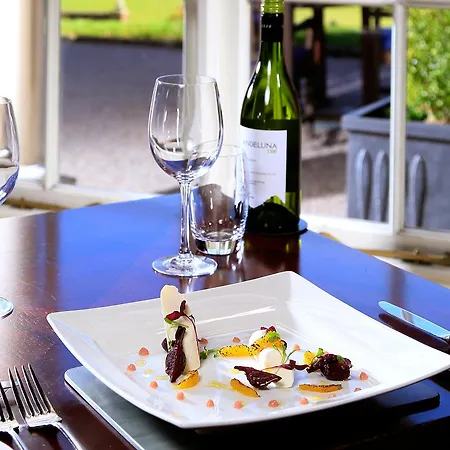 Hotel Macdonald Leeming House