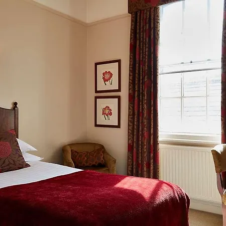 Hotel Macdonald Leeming House