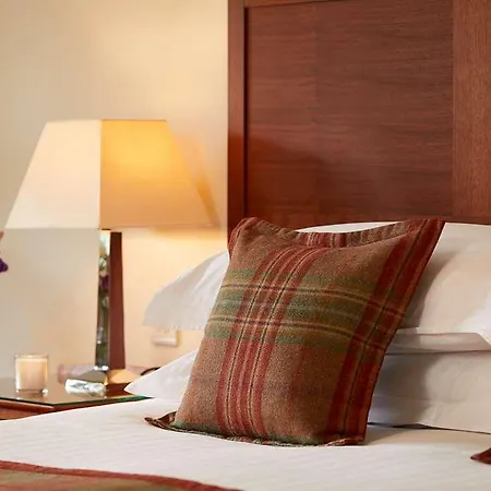 Hotel Macdonald Leeming House