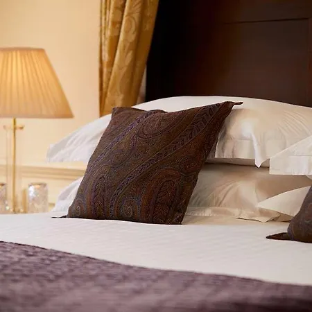 Macdonald Leeming House Отель 4*