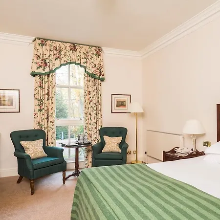 Macdonald Leeming House 4*