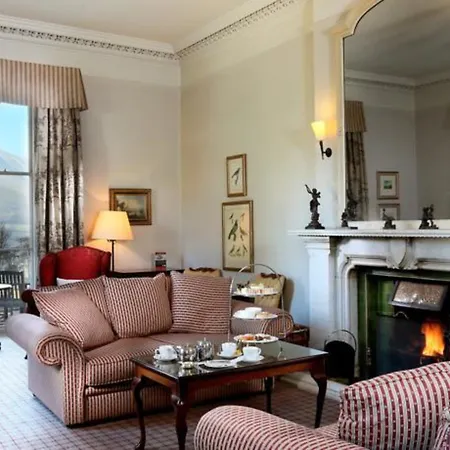 Macdonald Leeming House 4*