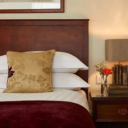 Macdonald Leeming House