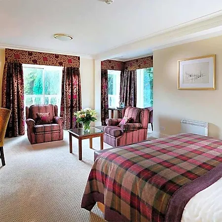 Macdonald Leeming House 4*
