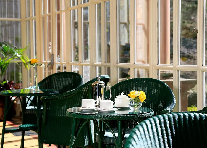 Hotel Macdonald Leeming House