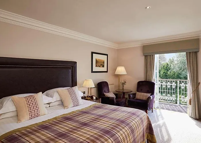 Hotel Macdonald Leeming House