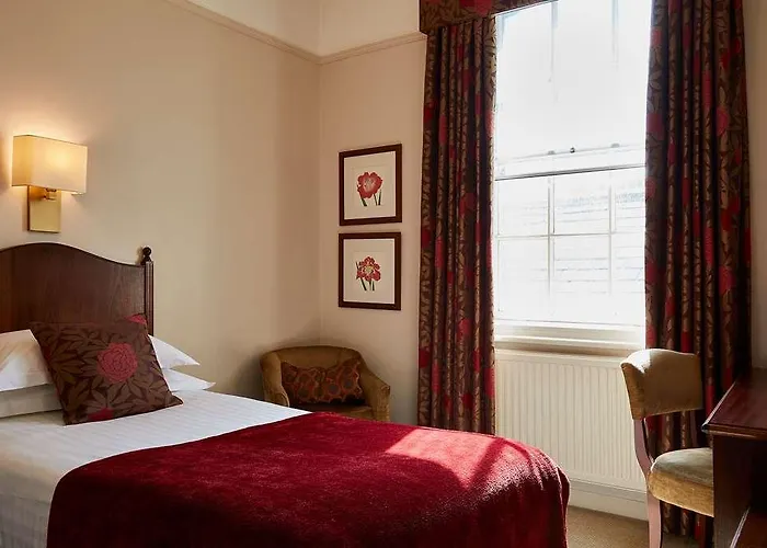 Hotel Macdonald Leeming House