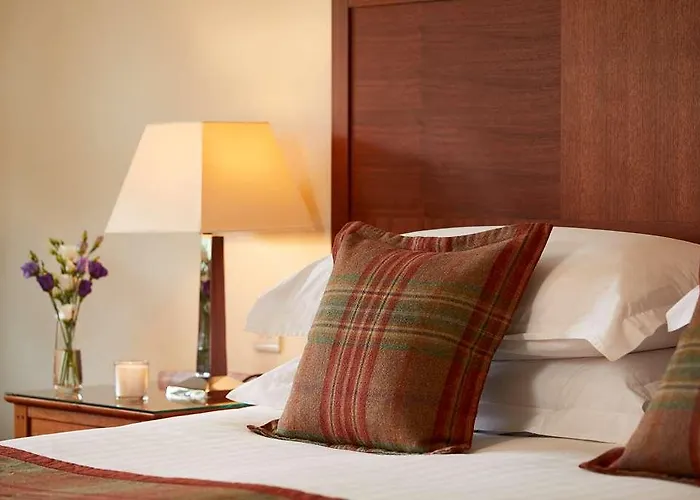 Hotel Macdonald Leeming House