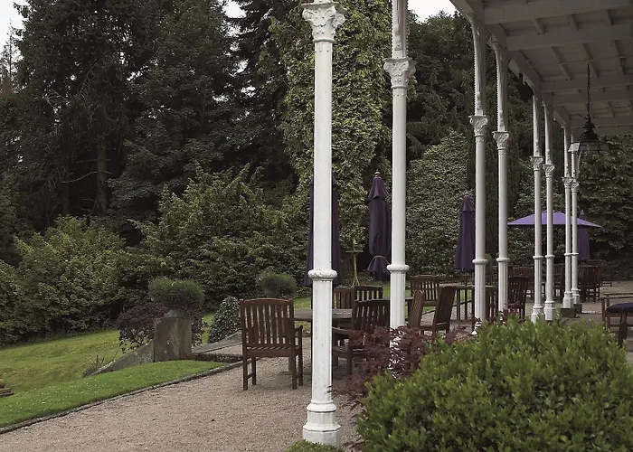 Macdonald Leeming House 4*