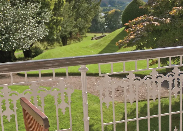 Macdonald Leeming House 4*